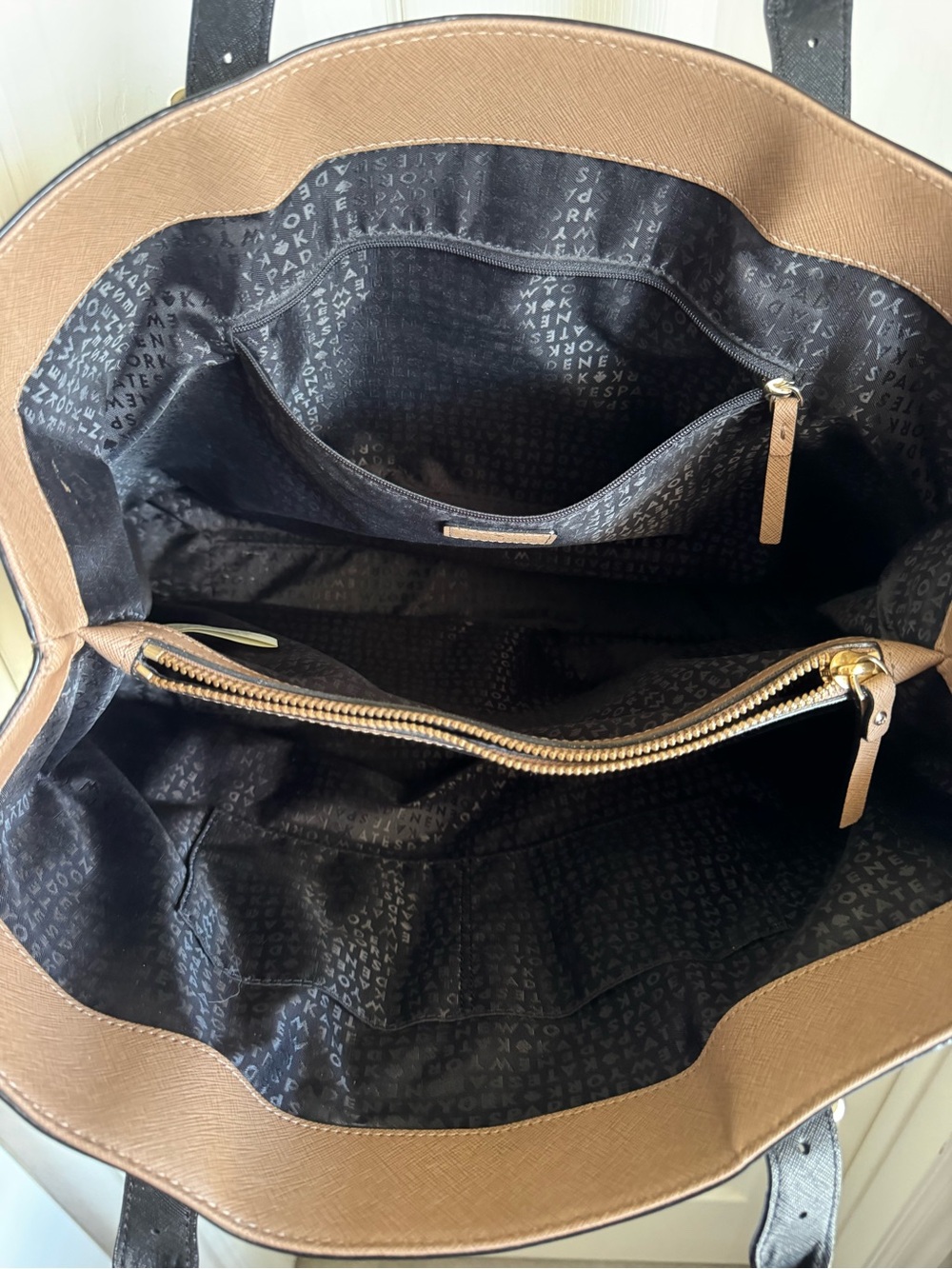 Kate Spade Tote/Hand Bag Purse - Picture 3 of 4